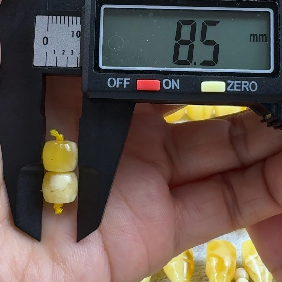 蜜蜡未镶嵌裸石19杂