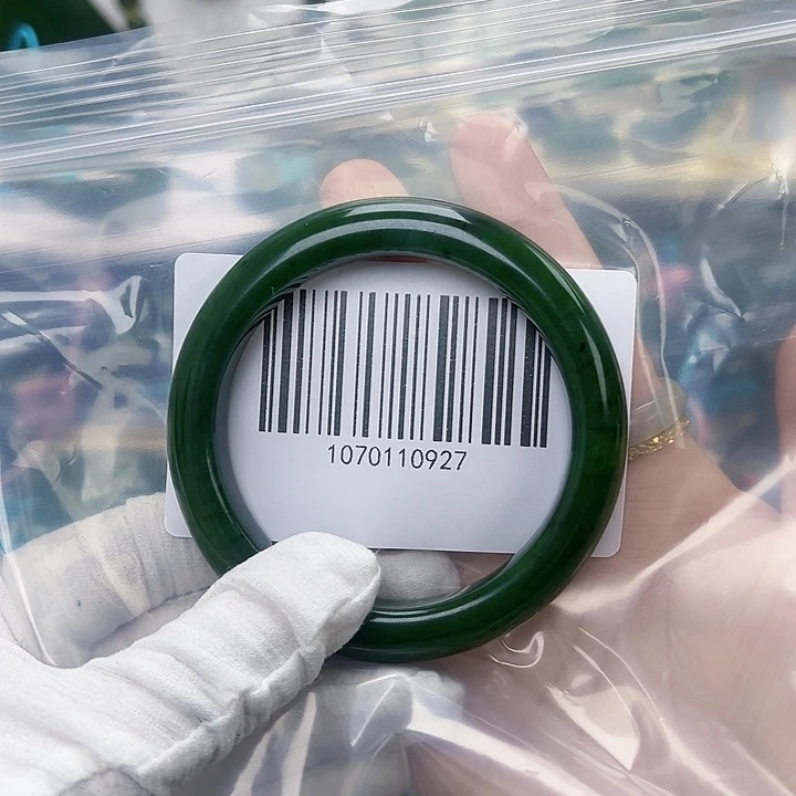 和田玉未镶嵌手镯微瑕59