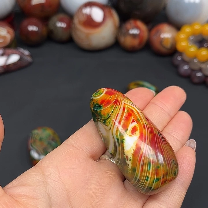 玛瑙/玉髓未镶嵌珠宝半成品极**光