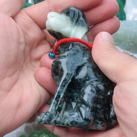 独山玉颈饰未镶嵌上*月