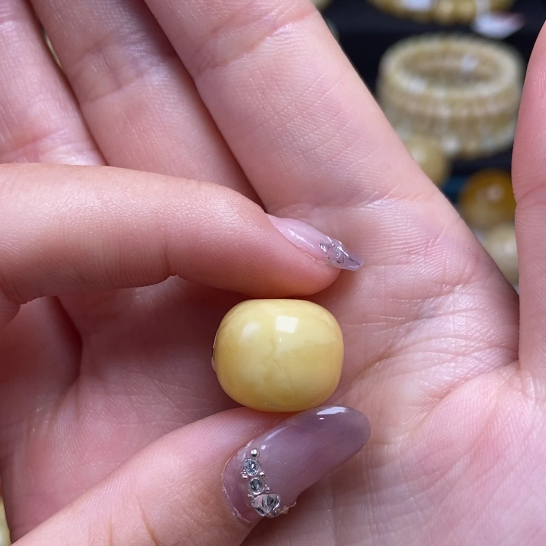 蜜蜡未镶嵌珠宝奇石14.7*12.7mm