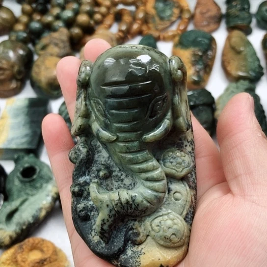 岫岩河磨玉（透闪石质玉）把件未镶嵌