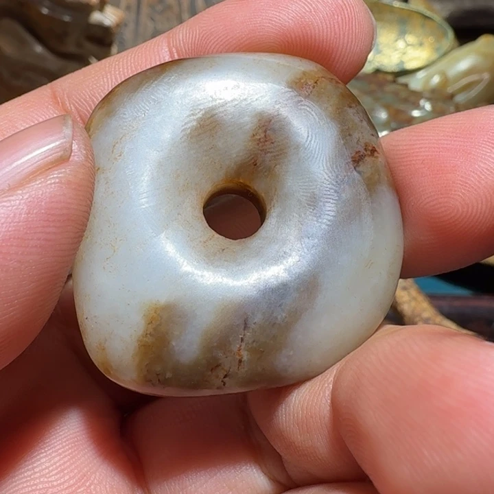 飞***哥和田玉（糖玉）未镶嵌颈饰