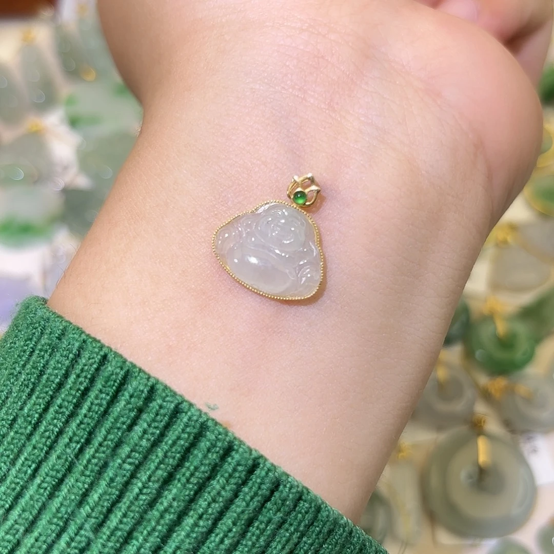 翡翠18K金镶嵌颈饰佛公