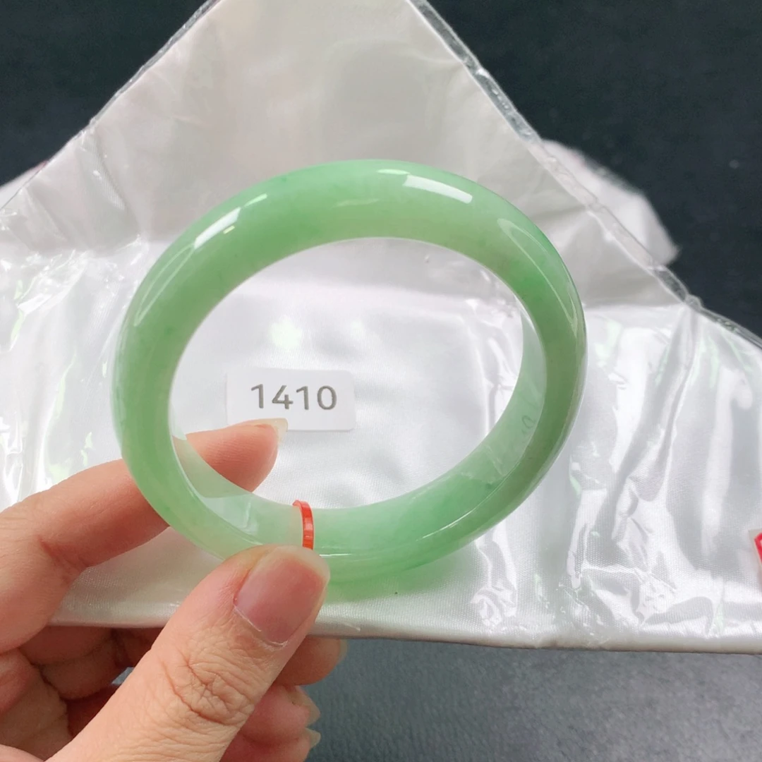 翡翠手镯未镶嵌轮胎03