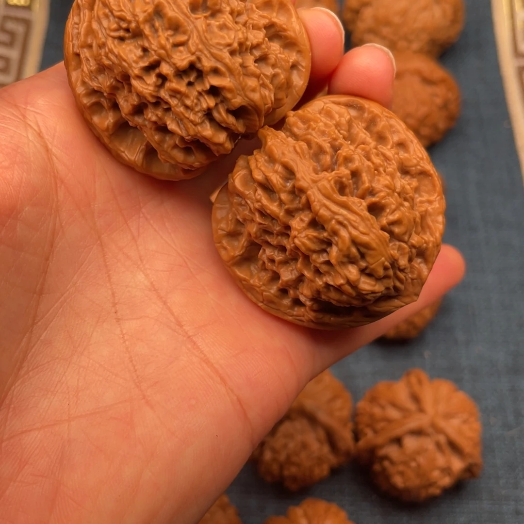 文玩核桃把件43三角疆