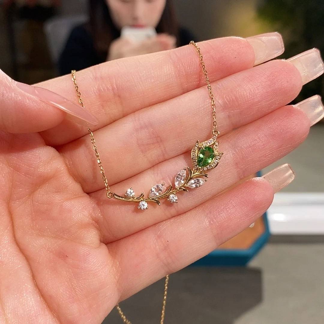 石榴石（沙弗莱）18K金镶嵌颈饰0.375ct
