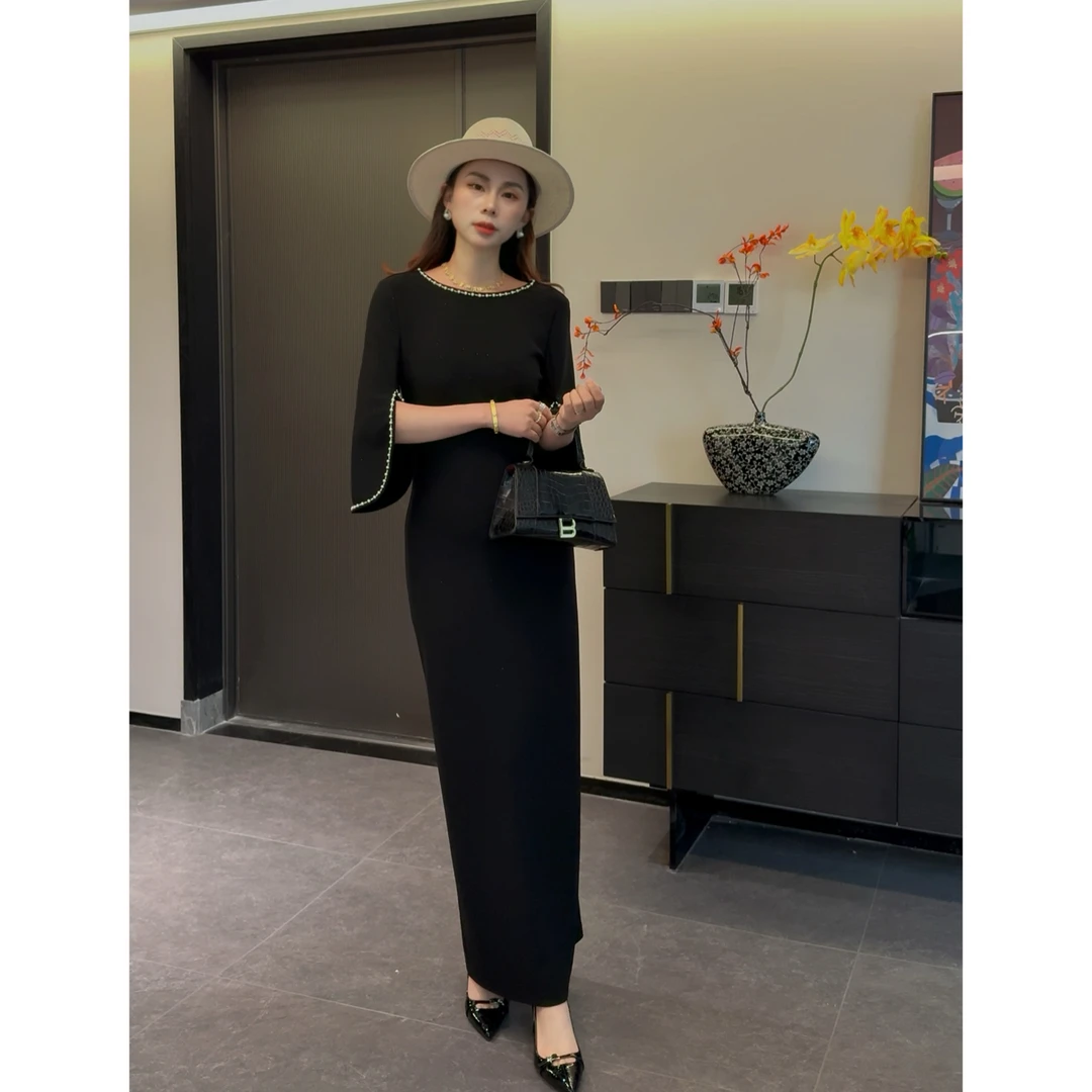 黑色钉珠V领连衣裙女修身显瘦高腰开叉中长裙名媛气质F22