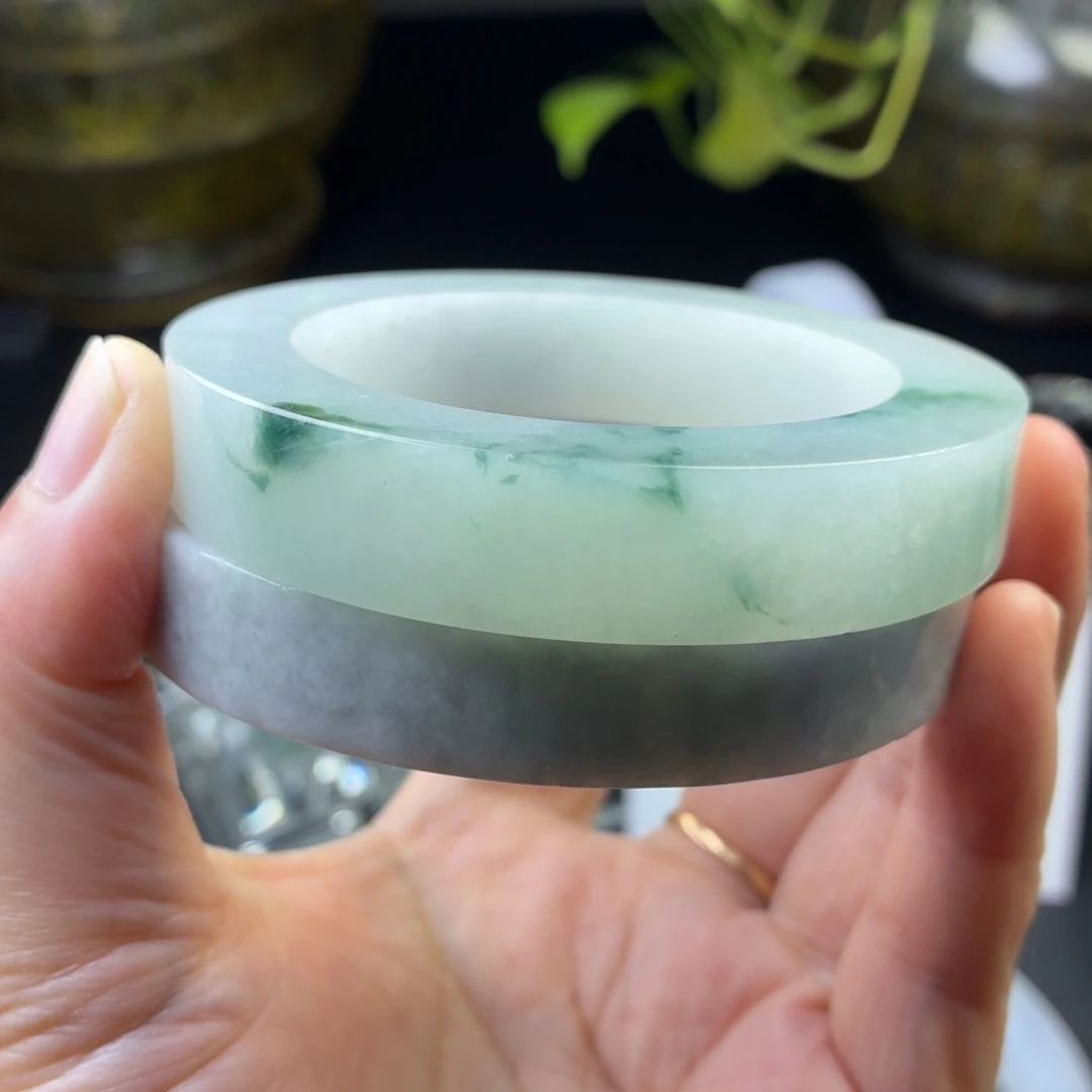 定制翡翠未镶嵌翡翠手镯