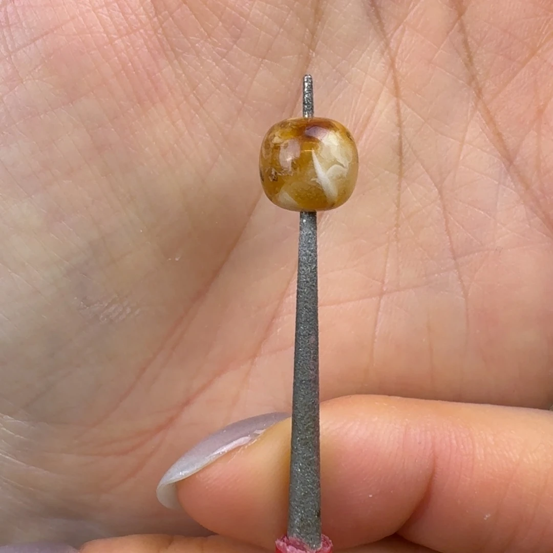 琥珀未镶嵌裸石9mm沁色单珠