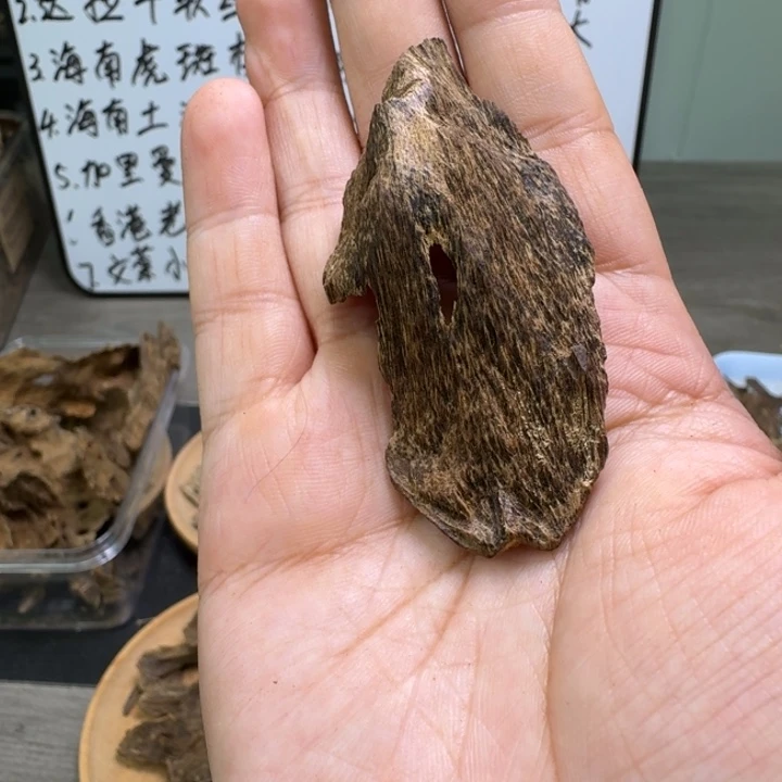 达拉干吊口4.4克。