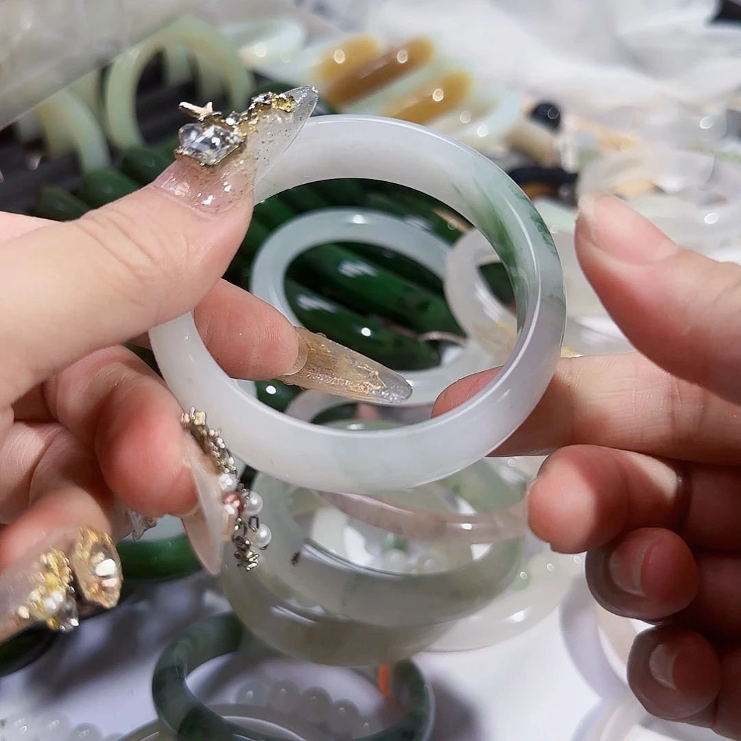 石英质玉（金丝玉）手镯未镶嵌