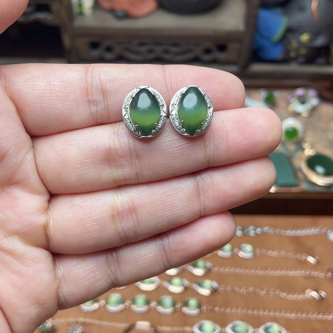 和田玉（碧玉）未镶嵌颈饰耳钉