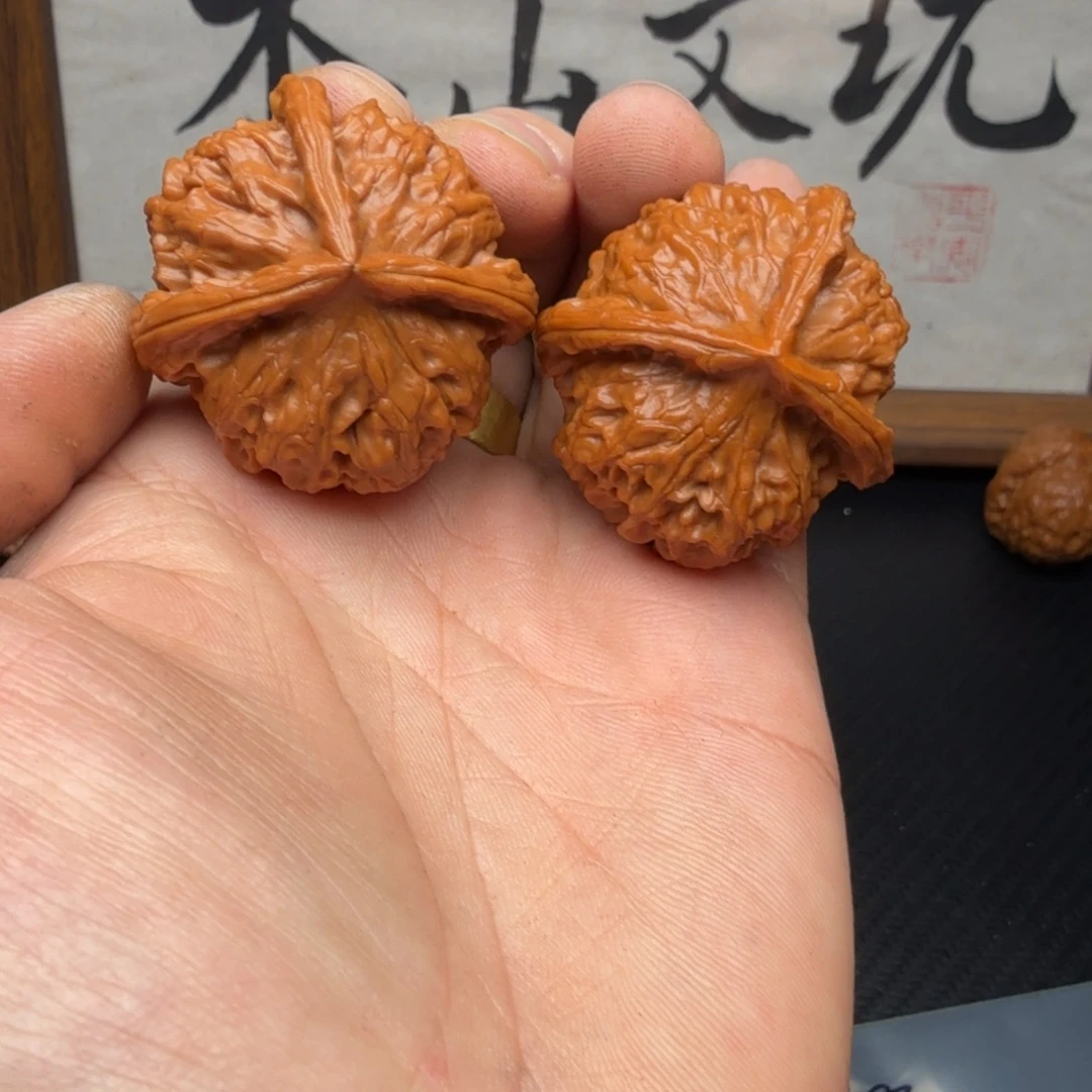榴***奶文玩核桃吊坠金锭三棱回血白哥388