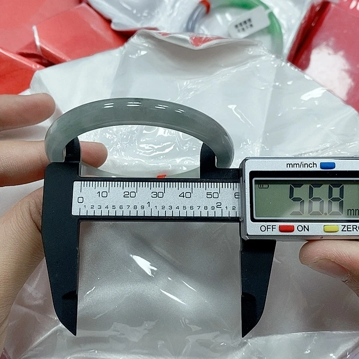 翡翠手镯未镶嵌111