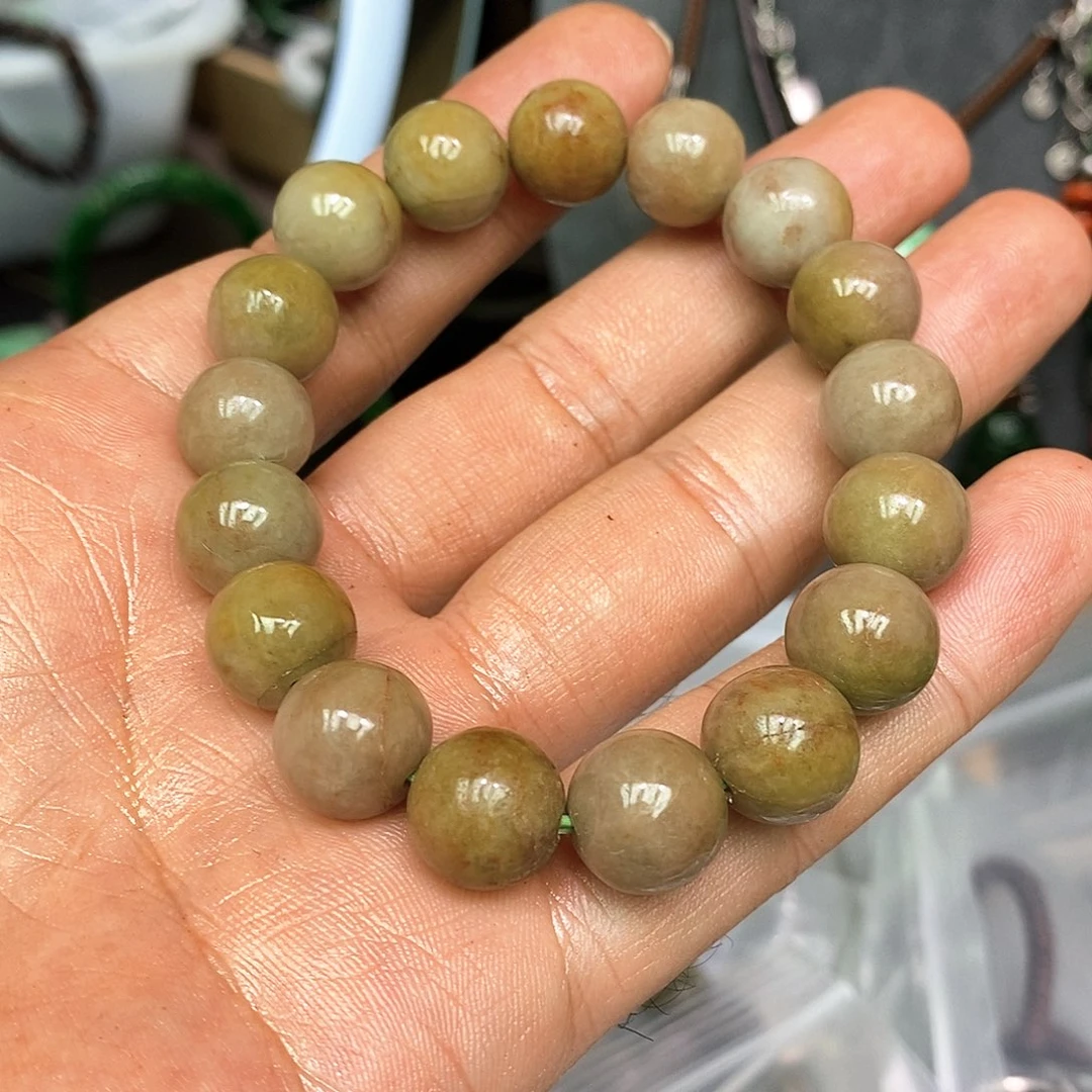 未镶嵌手链翡翠行***间漂亮美眉