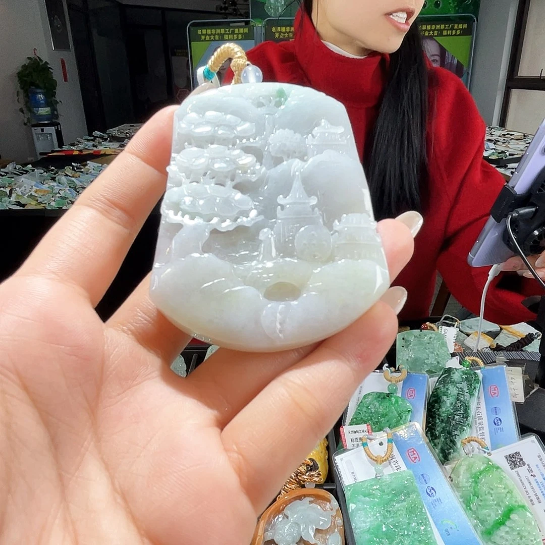 颈饰未镶嵌翡翠一