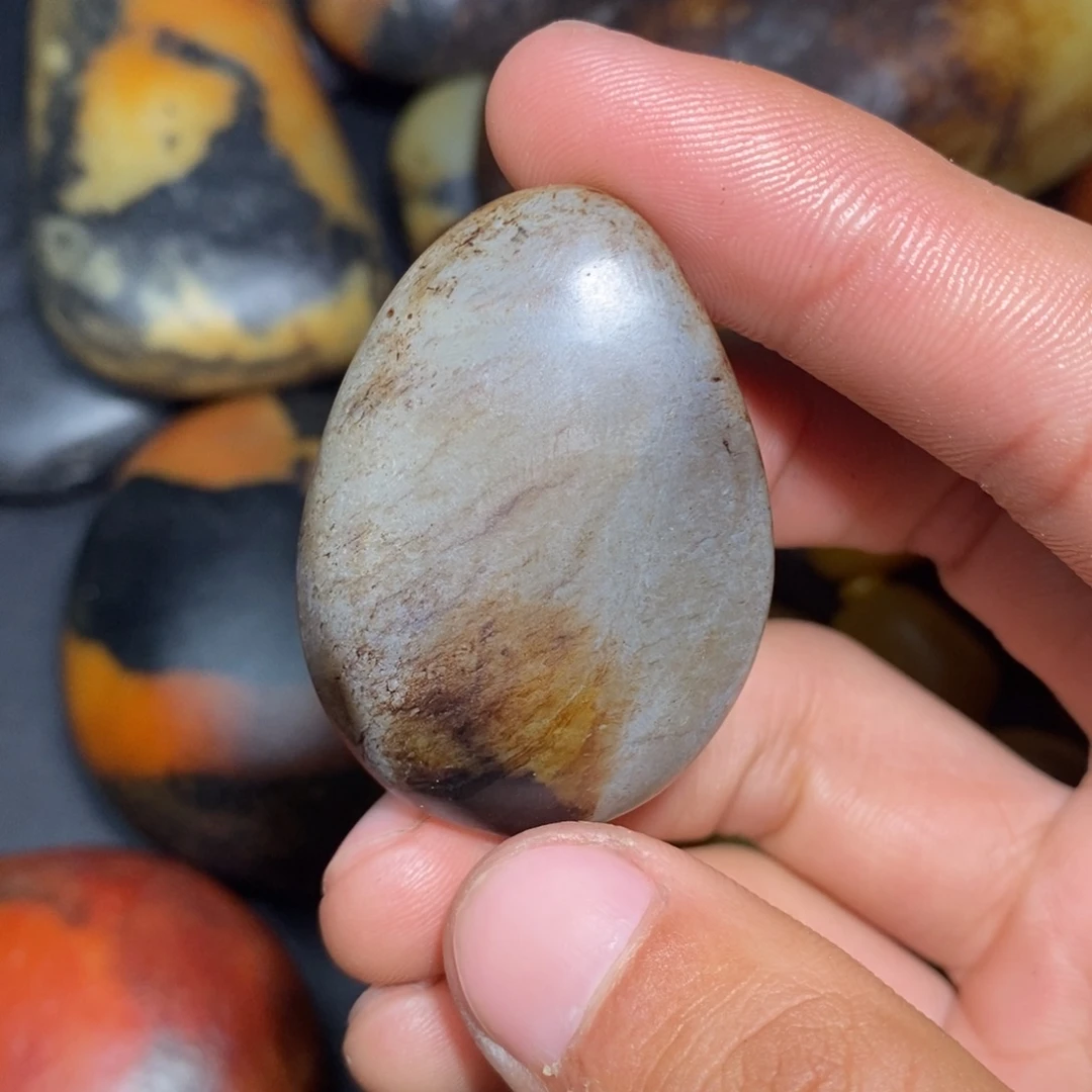 和田玉未镶嵌珠宝奇石