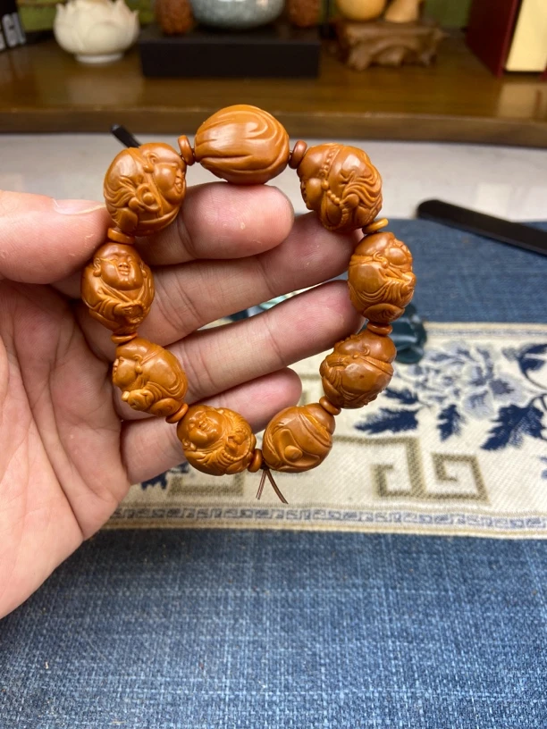 橄榄核雕沙弥手串