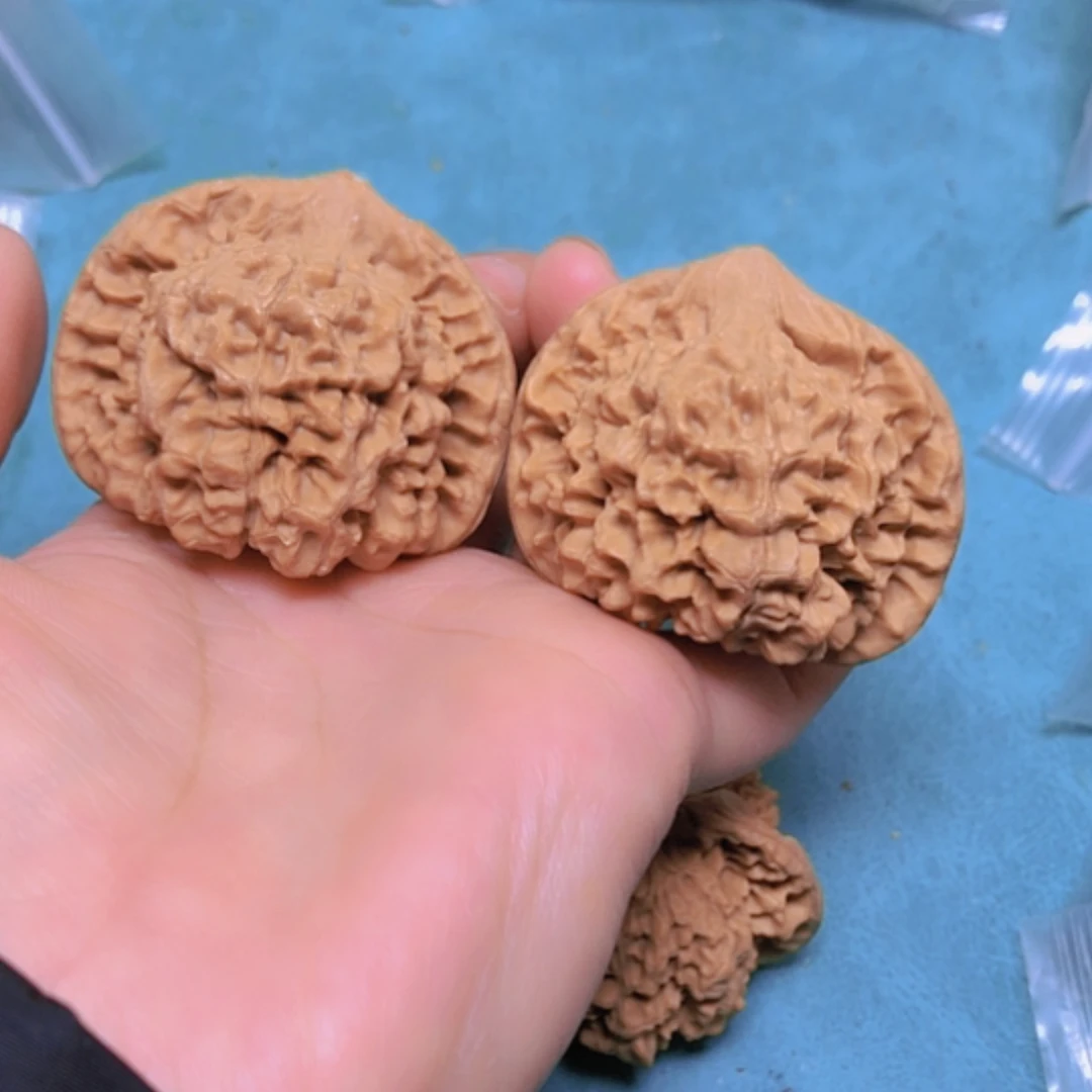 【闪购商品】摆件核桃47官帽修尖