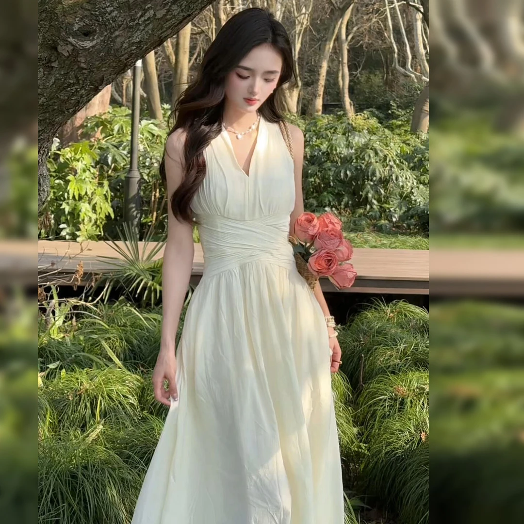 法式气质无袖挂脖v领连衣裙女2025夏季新款绝美收腰显瘦大摆长裙