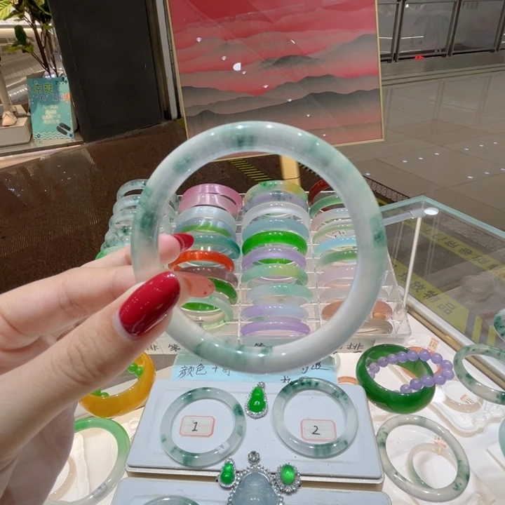 石英质玉手镯合金独龙玉手镯
