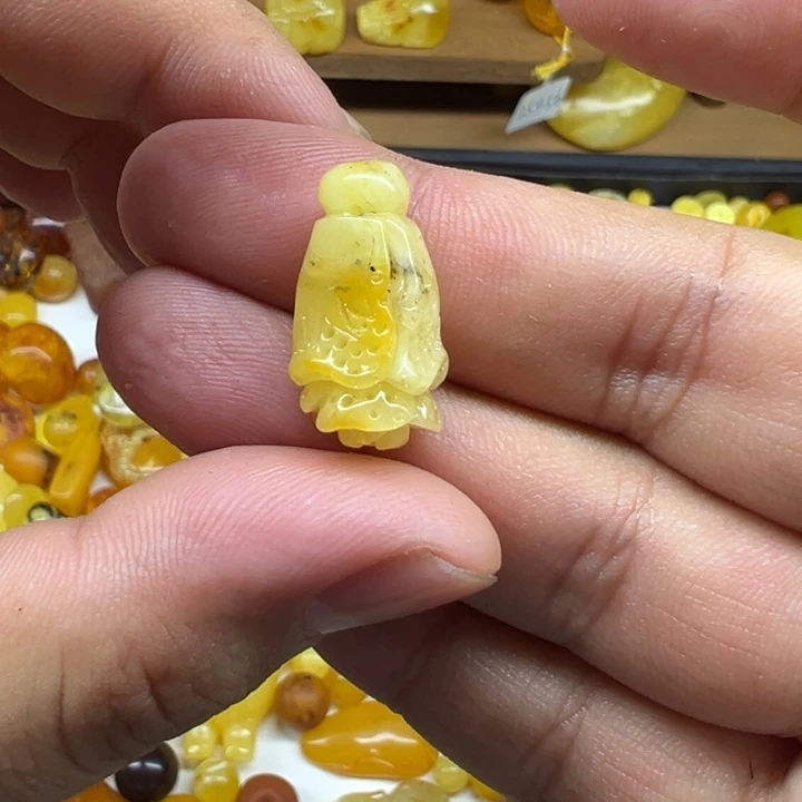 琥珀未镶嵌珠宝奇石