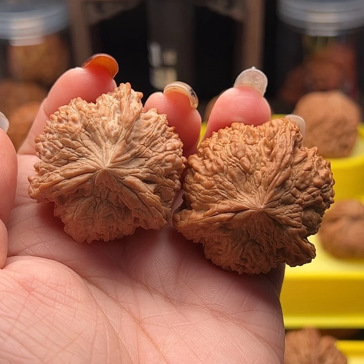 文玩核桃吊坠满天星三棱 全品