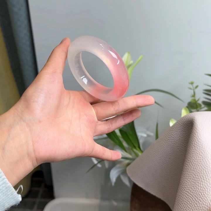 玉G**s时尚冰飘花手镯173