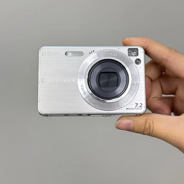 9新 Sony/索尼 W110 720万像素 3倍变焦 出片复古胶片质感