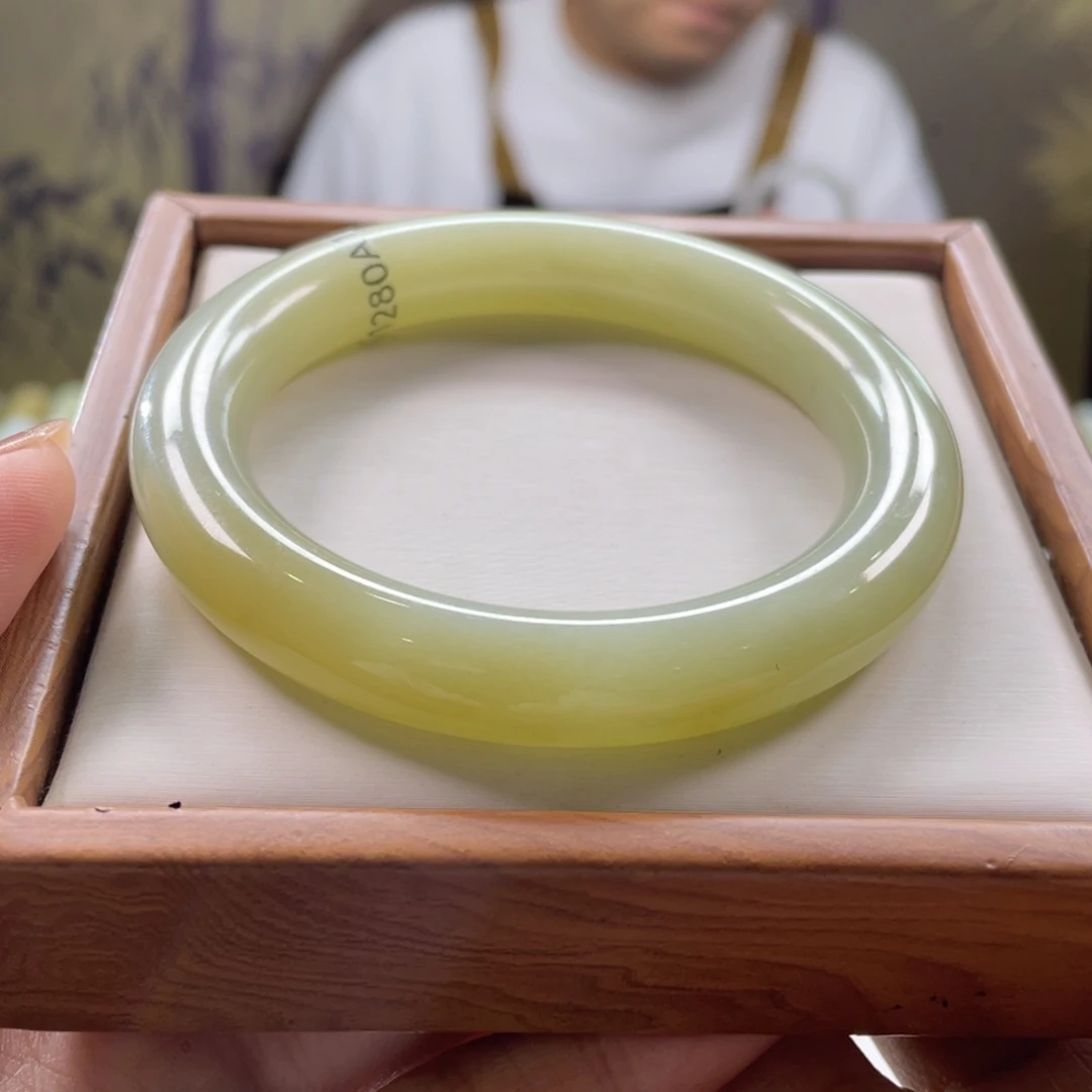 和田玉未镶嵌手镯57圆条