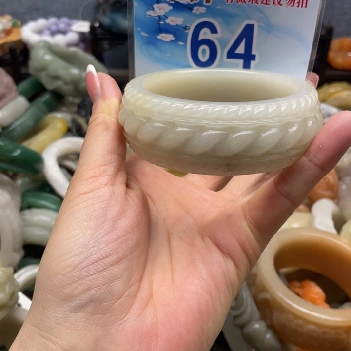 石英岩玉未镶嵌手镯