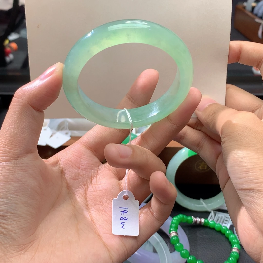 翡翠未镶嵌手镯正圈