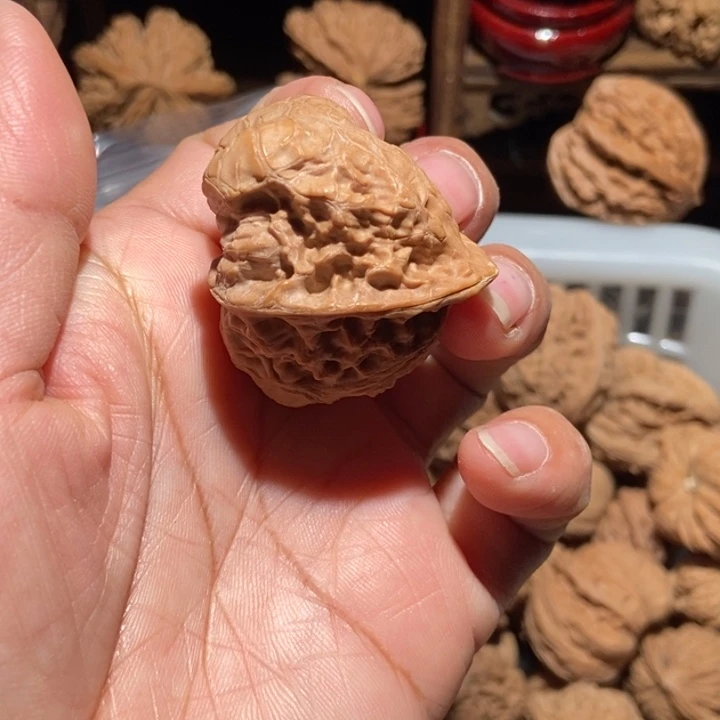 幸***运核桃元宝尺寸38微磕尖