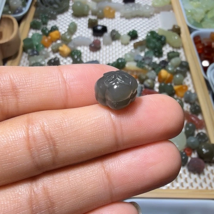 和田玉未镶嵌珠宝半成品