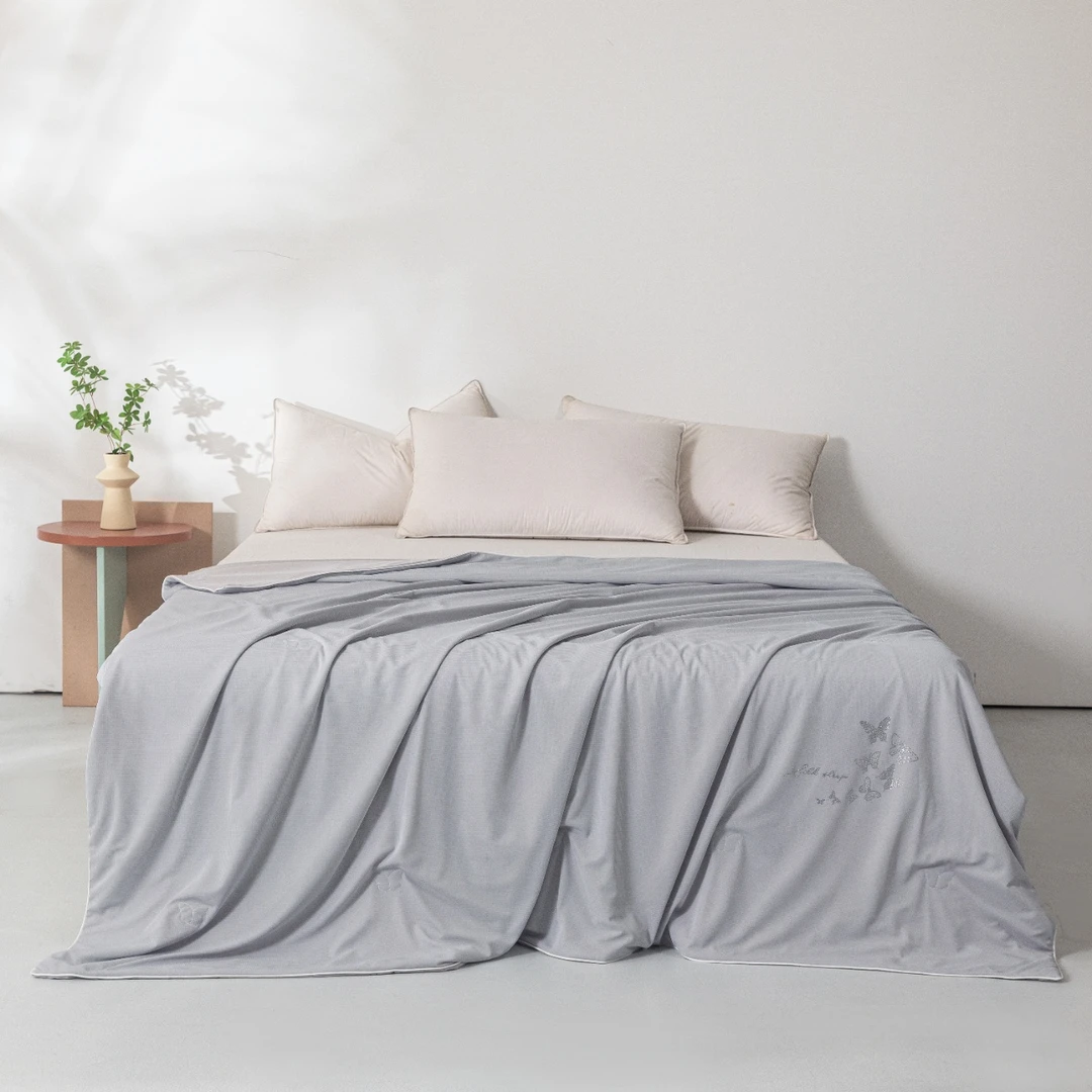 新款东方蚕语蚕丝被轻柔舒适被多功能被蝶恋