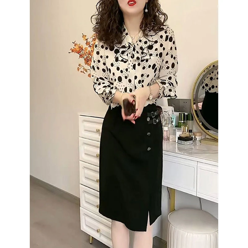 2026春春季新款遮肚显瘦拼接假两件印花裙子时尚木耳边气质连衣裙