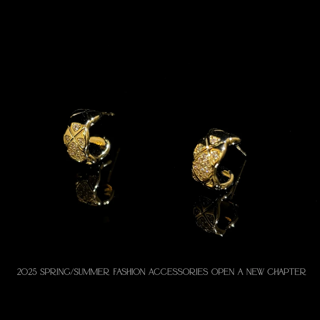 铜合金耳饰 镀K金 2025款C2741【菱格小圈】BOBAOLI 耳钉