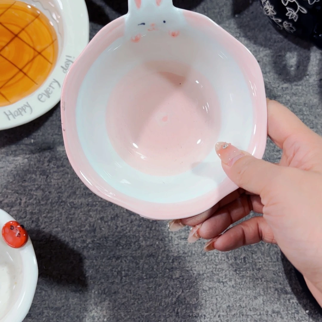 陶瓷可爱兔子五寸米饭碗微微瑕