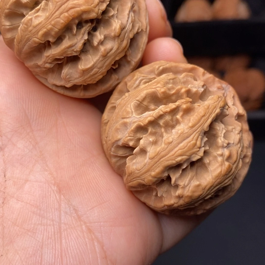 文玩核桃把件秦岭野生核桃