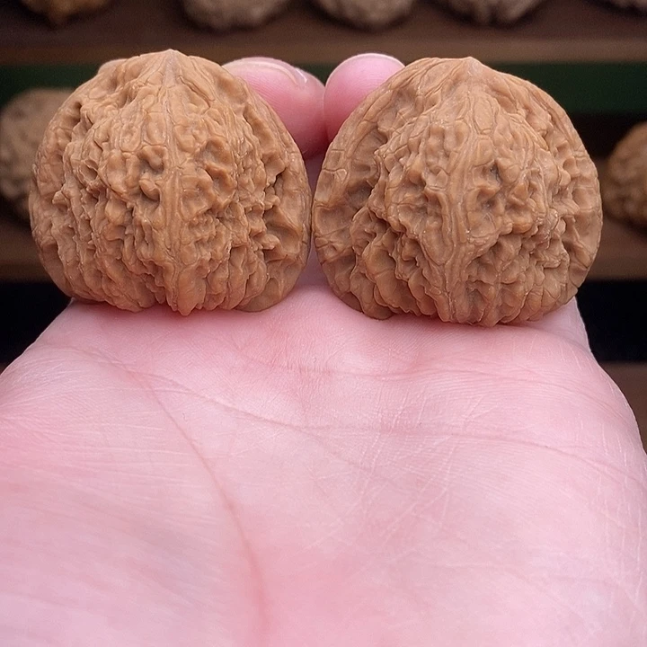 吊坠文玩核桃全品无修三角南疆石