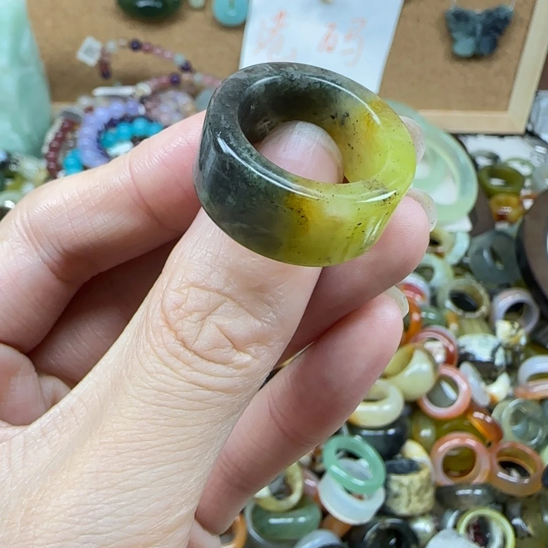 蛇纹石玉未镶嵌戒指17码
