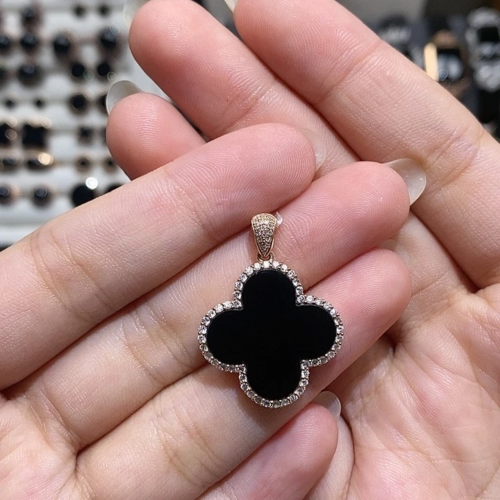 翡翠18K金镶嵌颈饰妞小草