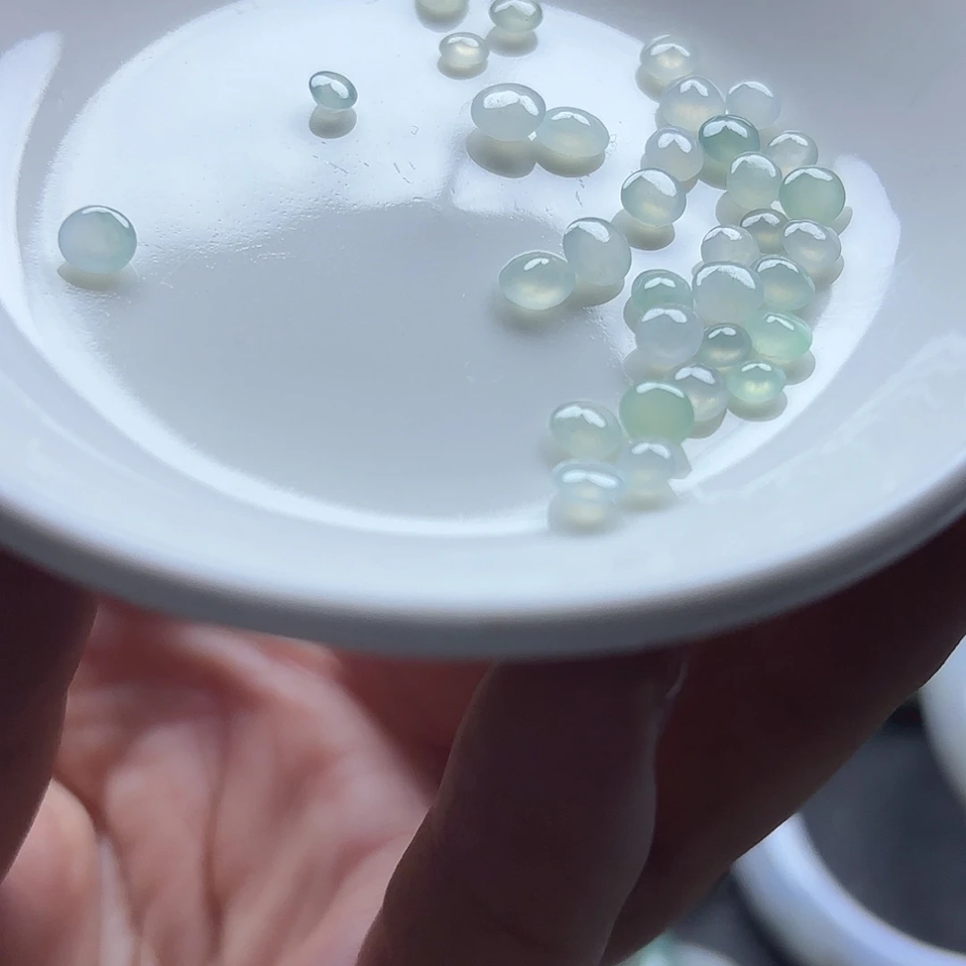 翡翠未镶嵌挂件蛋面