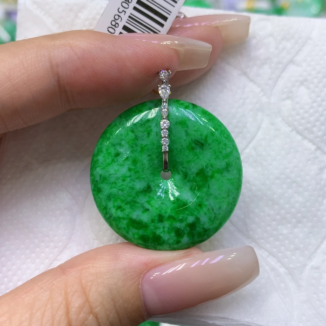 颈饰18K金镶嵌翡翠暖