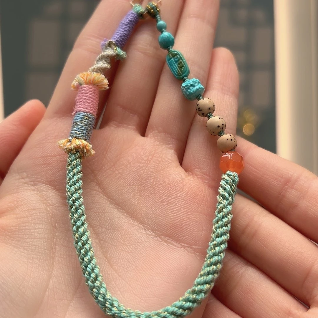 绿松石未镶嵌颈饰