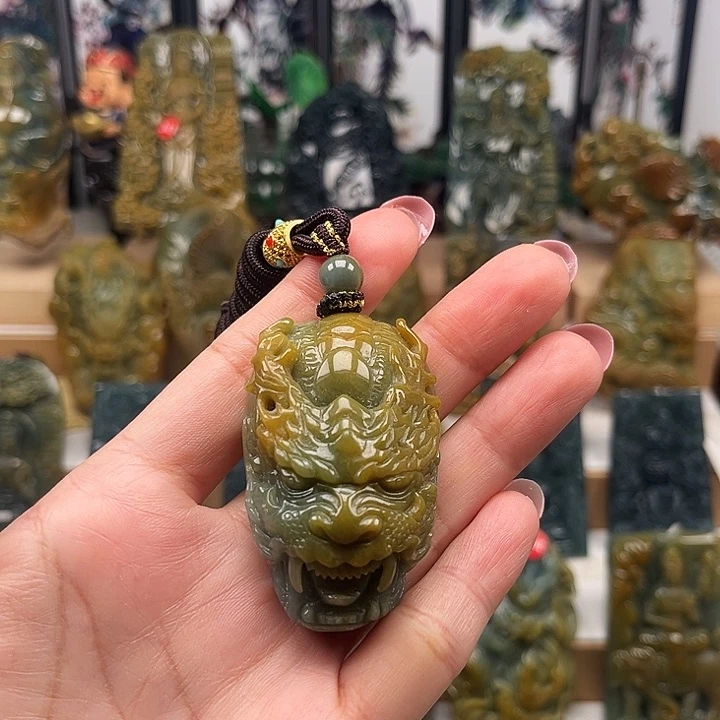 翡翠未镶嵌颈饰天然翡翠a货龙头