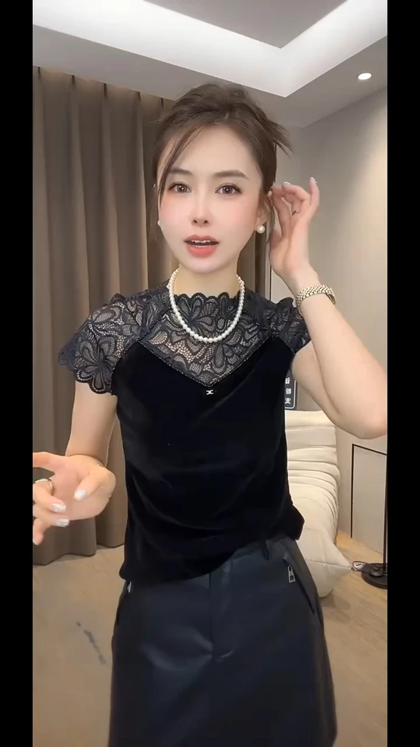 丝绒蕾丝拼接纯欲慵懒风知性百搭套头短袖上衣