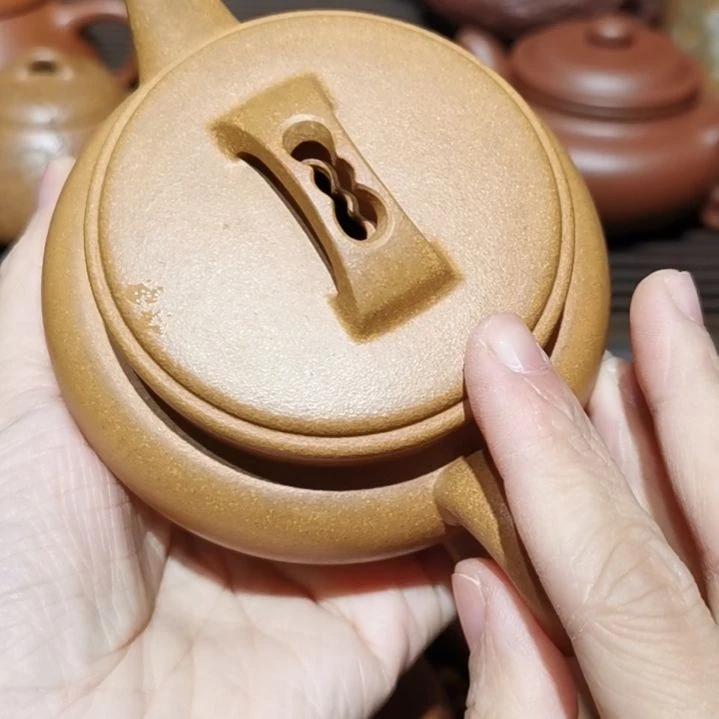 侯***u紫砂茶壶汉瓦壶全手工黄金段泥