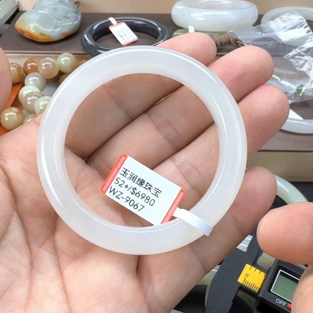 和田玉（糖玉）未镶嵌手镯